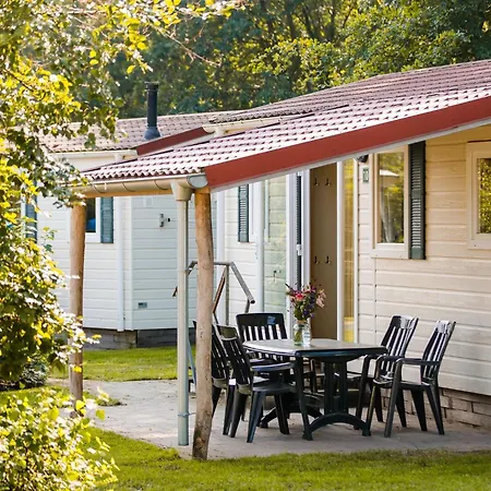 In Leukermeer By The Waterside * Well (Limburg)