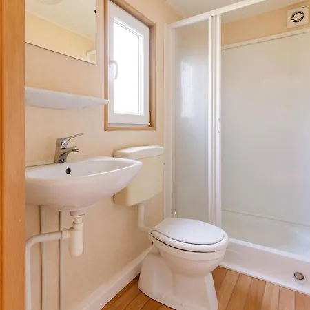 Dağ evi In Leukermeer By The Waterside *