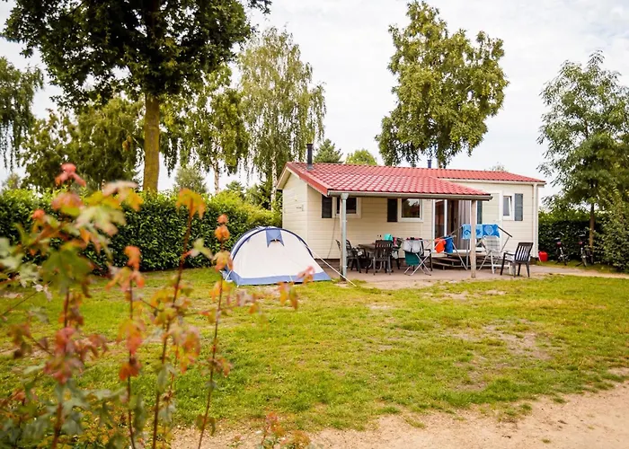 Chalet In Leukermeer By The Waterside Well (Limburg)