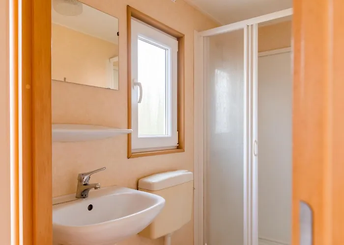 Chalet In Leukermeer By The Waterside *