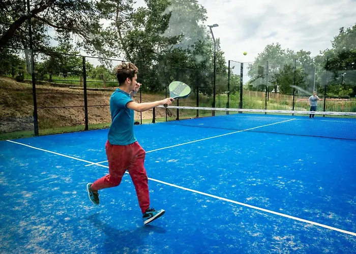 Chalet In Leukermeer By The Waterside Well (Limburg)