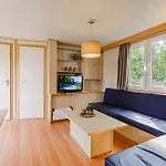 בקתה In Leukermeer By The Waterside