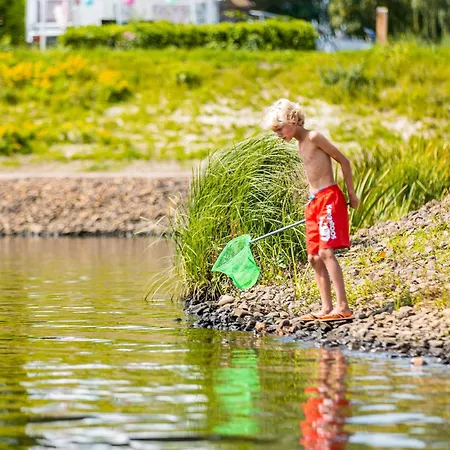 In Leukermeer By The Waterside * Well (Limburg)